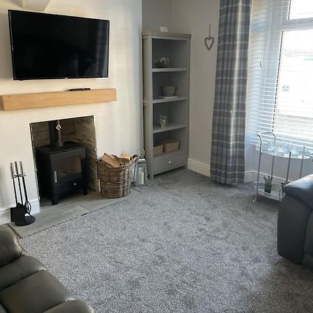 Quirky Cottage In The Centre Of Penrith With A Hot Tub Exterior photo